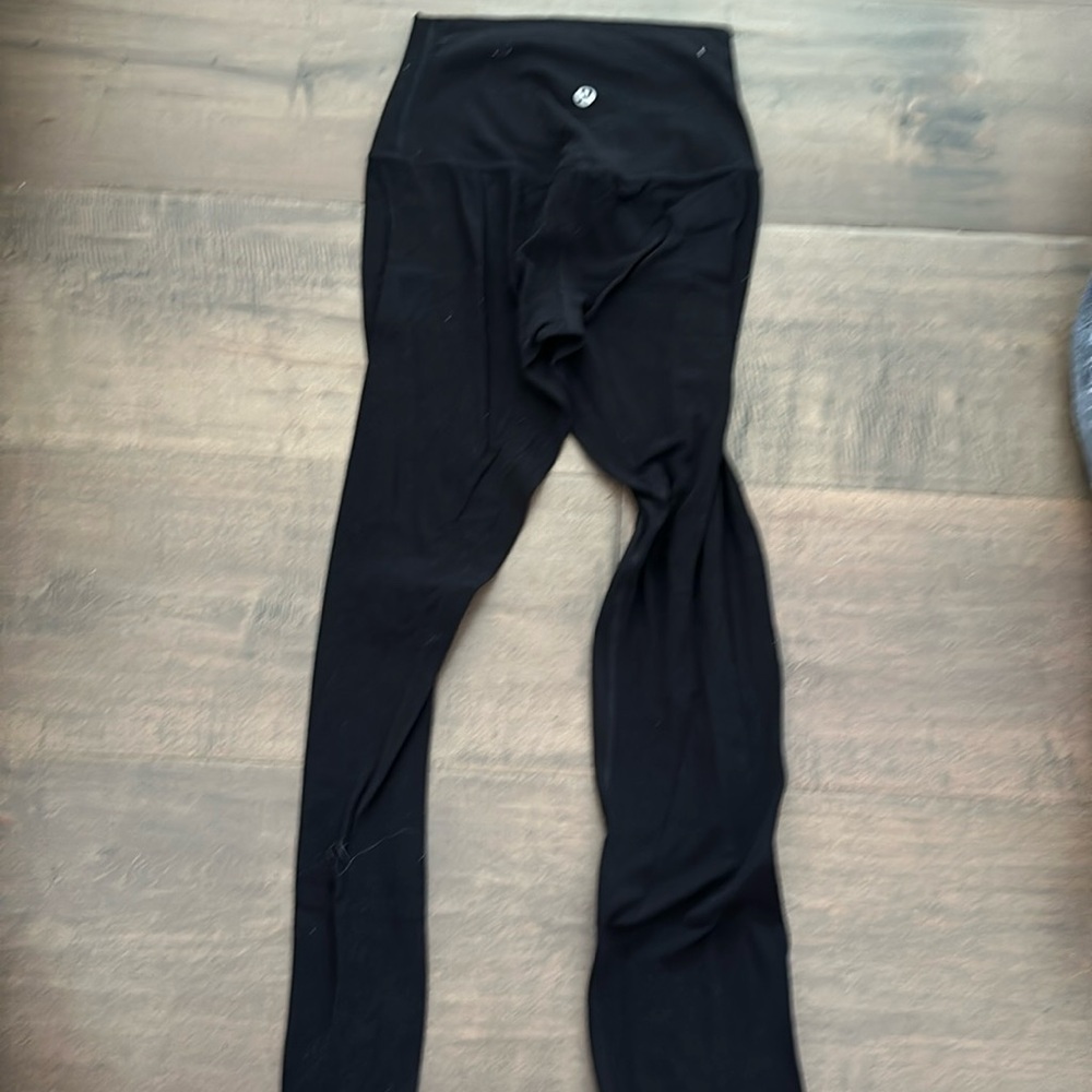 Lululemon black leggings in size 0!!! 🖤
